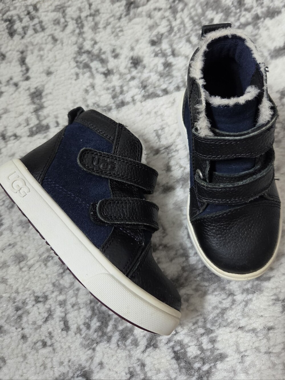 UGG Kids Navy and Black High-Top  Rennon Boots Size 7 Toddler